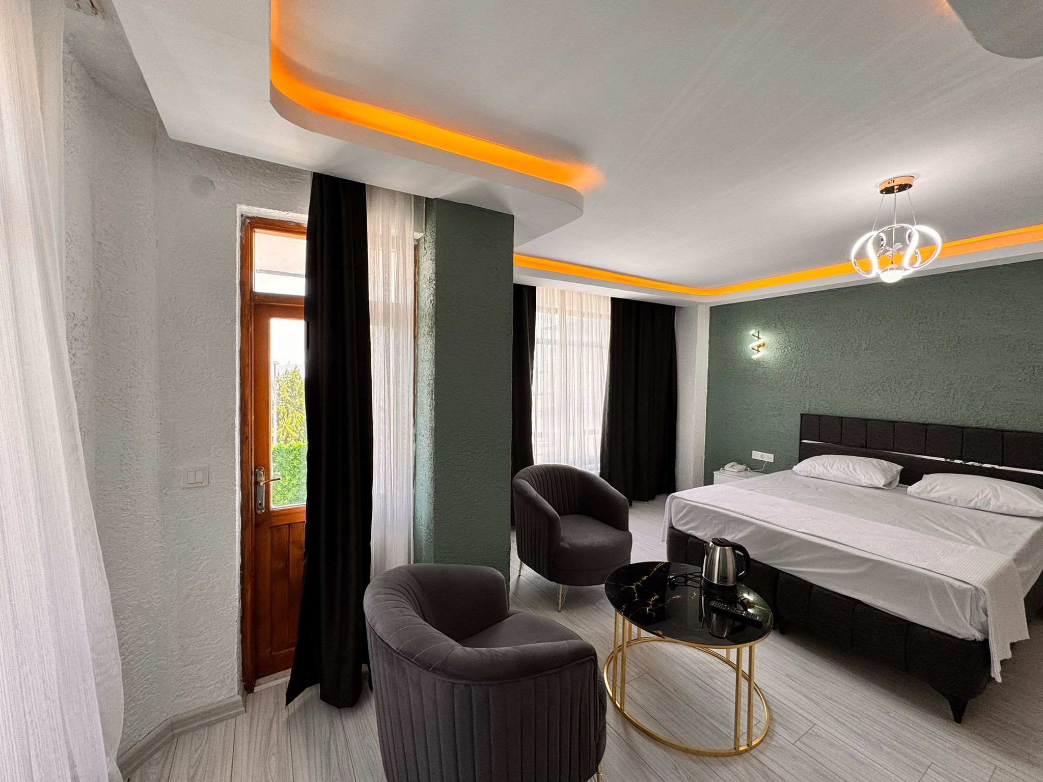 Yazıcı Suite Oda 102